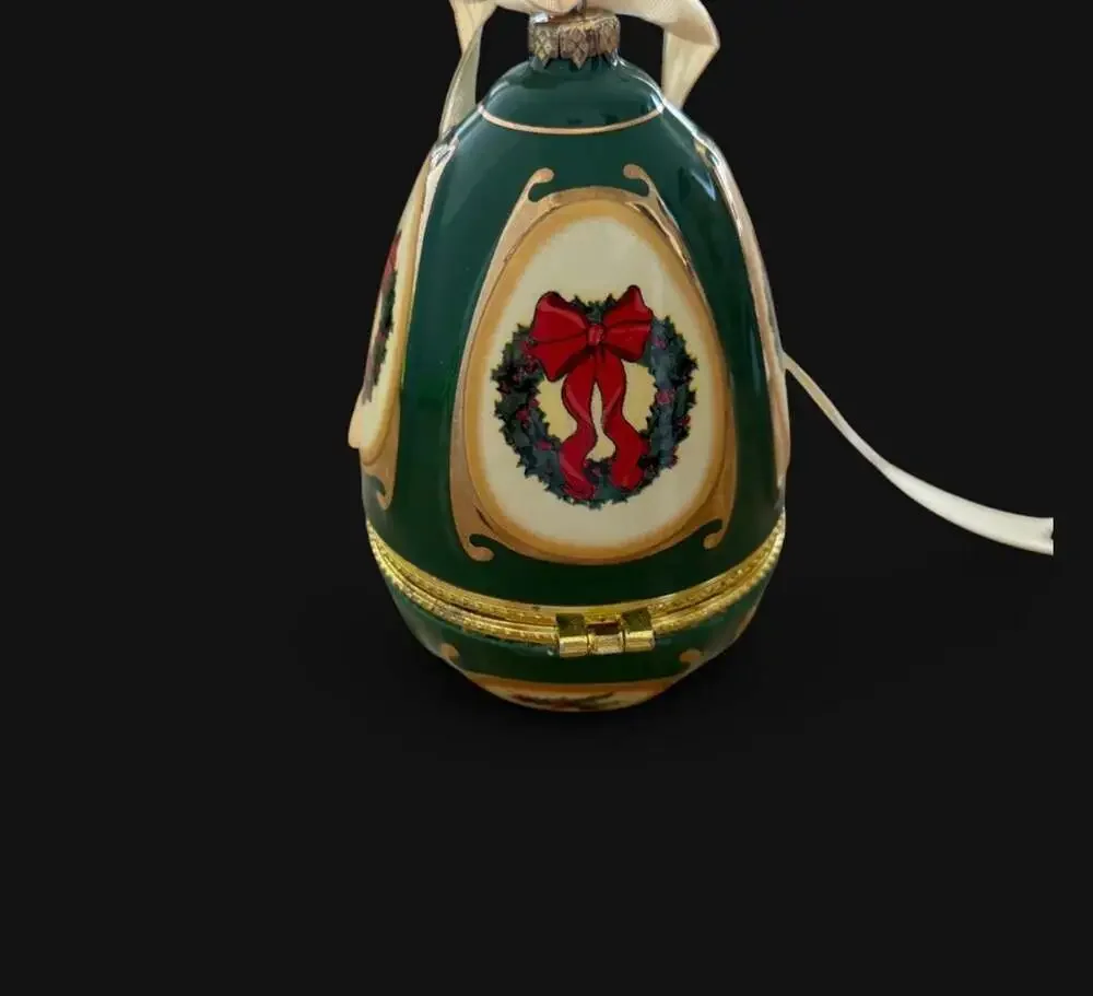 Mr. Christmas Valerie Parr Hill Porcelain Musical Egg Christmas Ornament Trinket